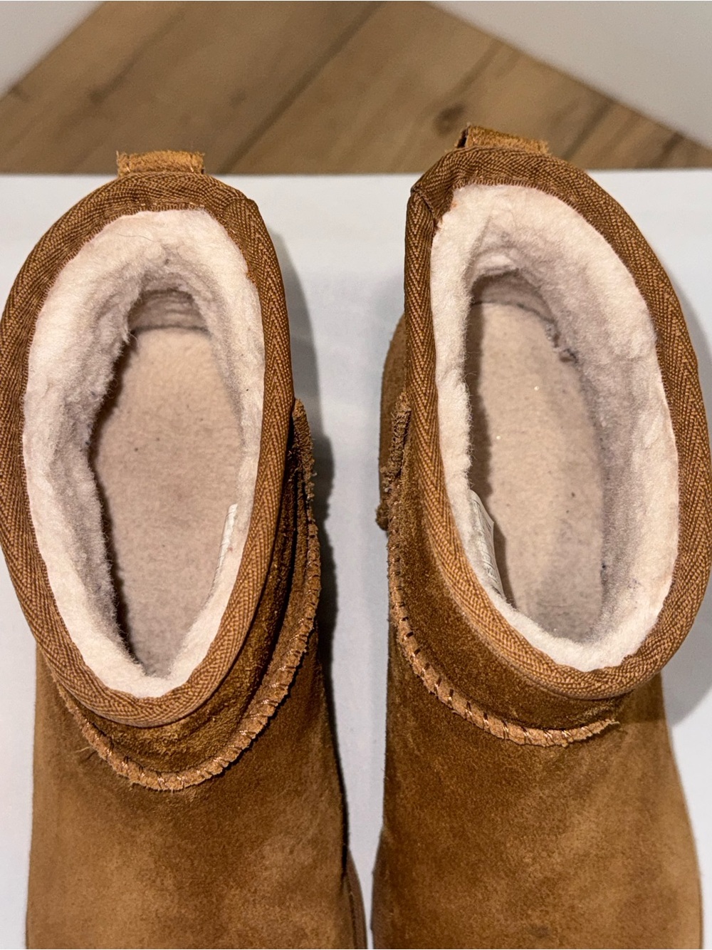 UGG Classic Femme Mini Wedge Boots Chestnut Suede Women’s Size 7 - Picture 8 of 9